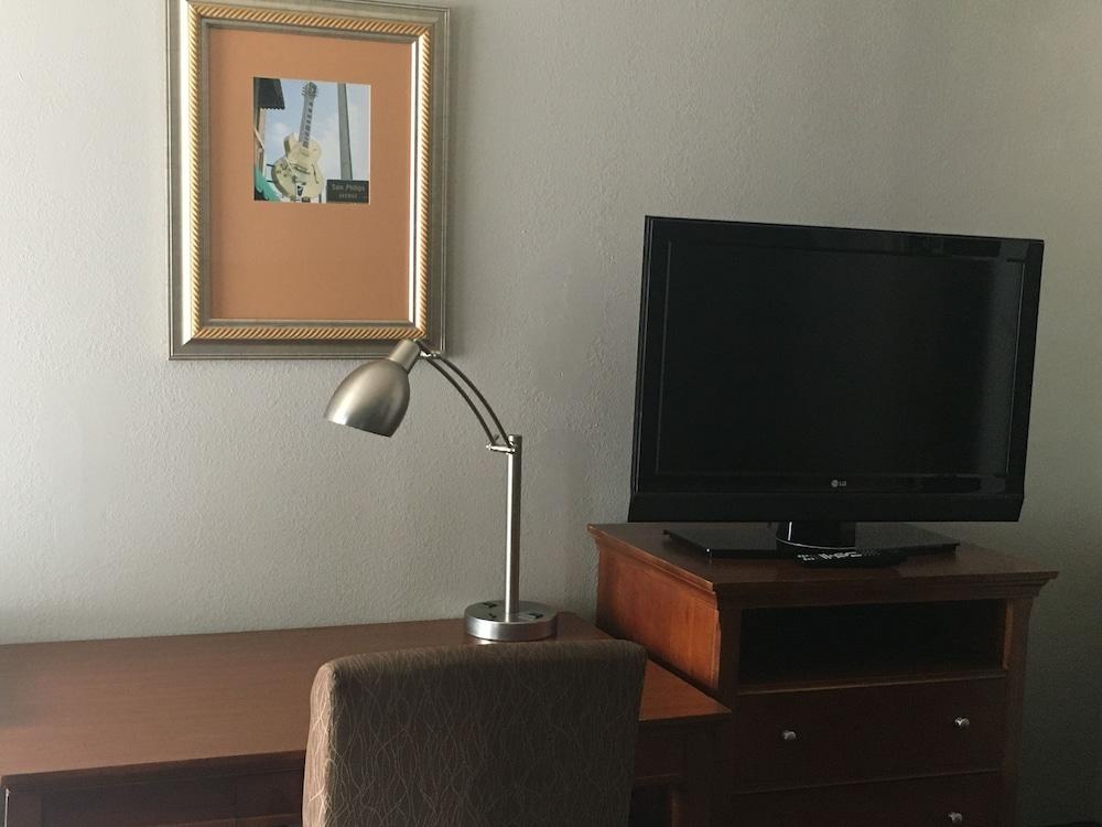 Sunset Inn photo 6