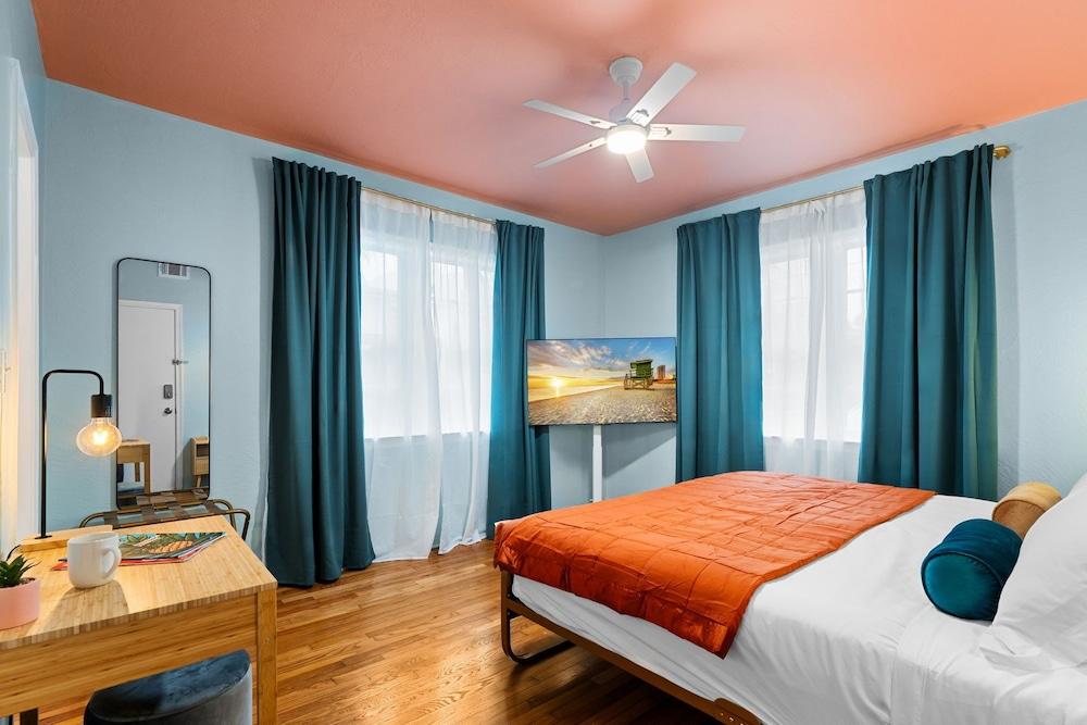 Blue Flamingo Suites photo 86