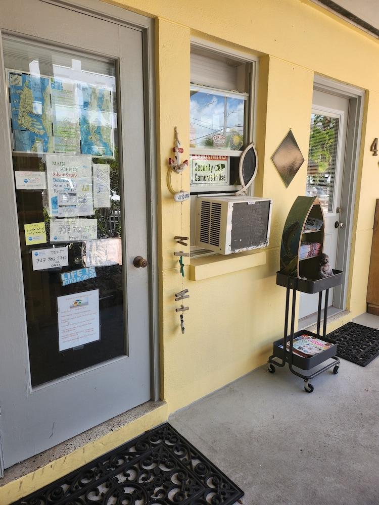 Silver Sands Motel photo 3