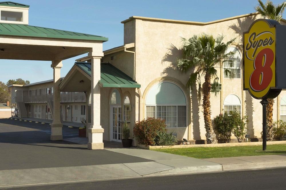 Super 8 by Wyndham Ridgecrest photo 10
