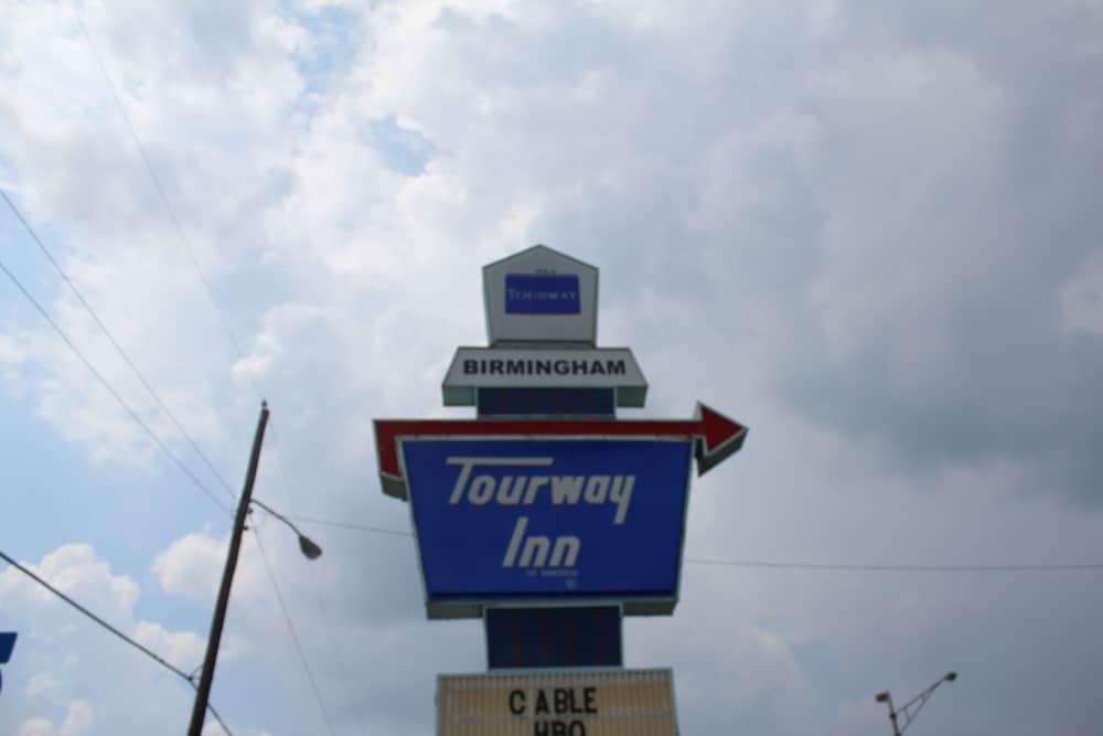 Tourway Inn photo 29