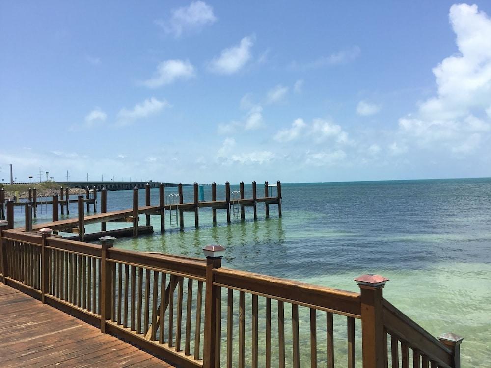 Edgewater Lodge photo 78