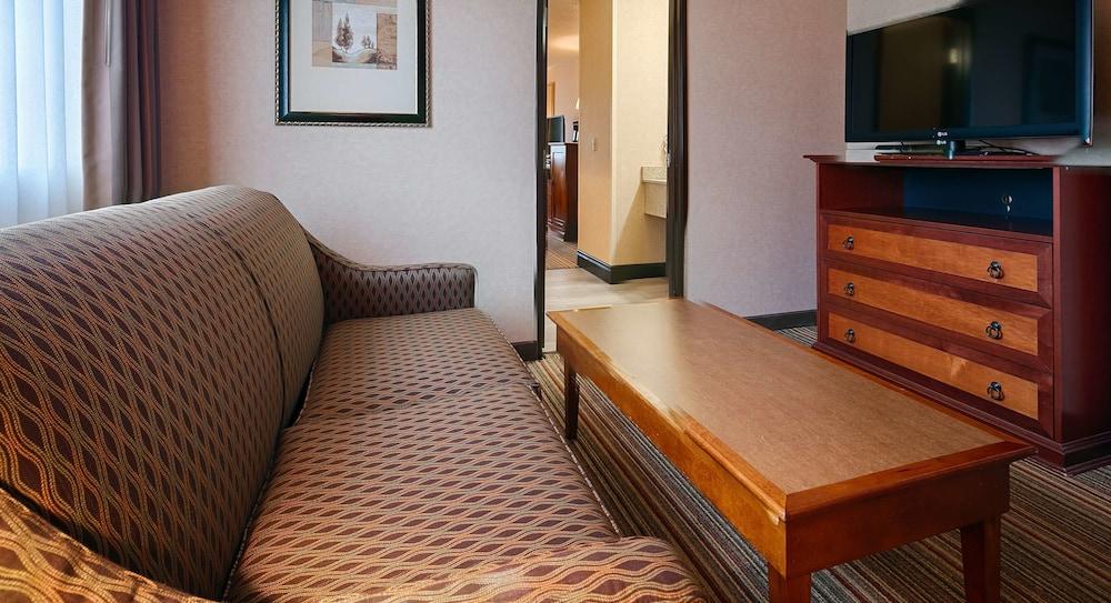Best Western Plus Rama Inn & Suites photo 4