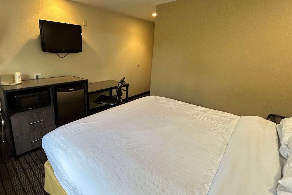 Travelodge by Wyndham Arlington/Dallas Area photo 6