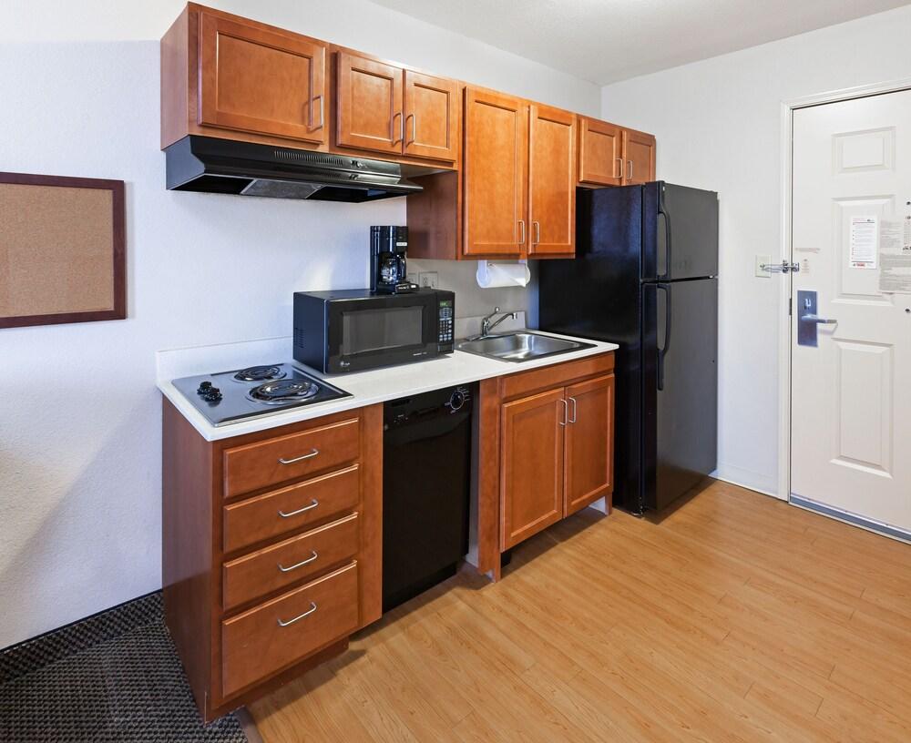 Candlewood Suites Owasso by IHG photo 13