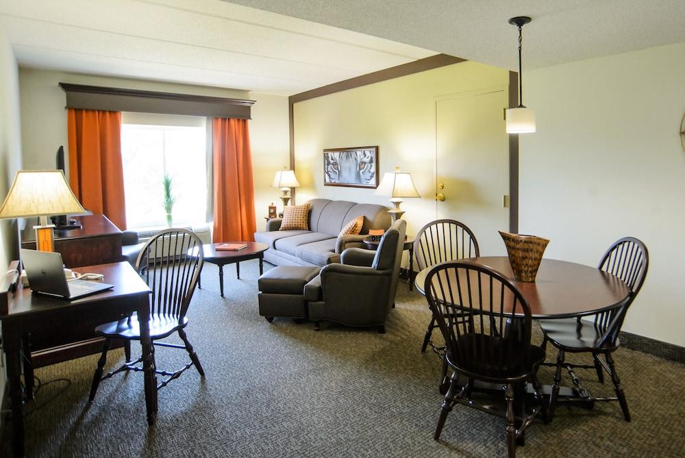 Clemson University's James F. Martin Inn photo 33