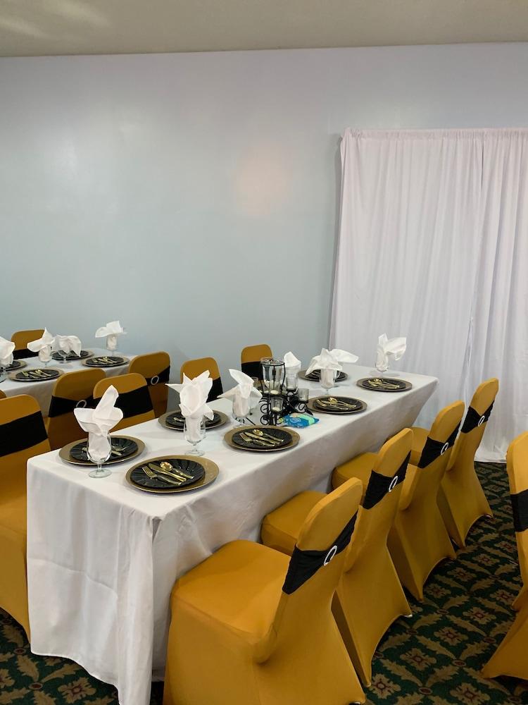 Suite Stay Talladega photo 16