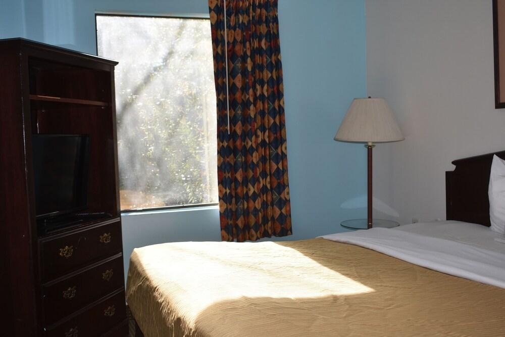 GUEST COTTAGES & SUITES photo 27