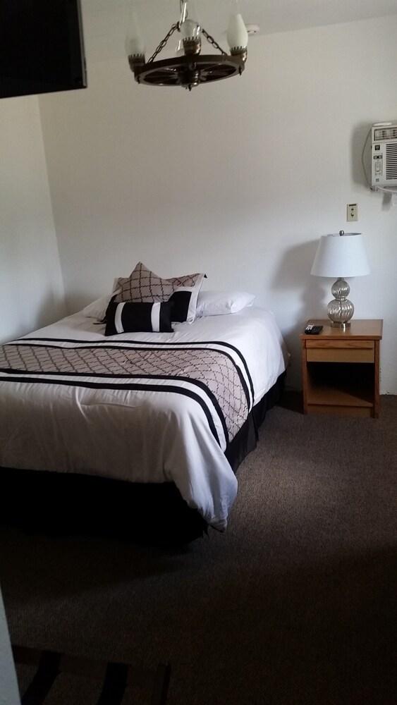 Mystic Valley Inn photo 5