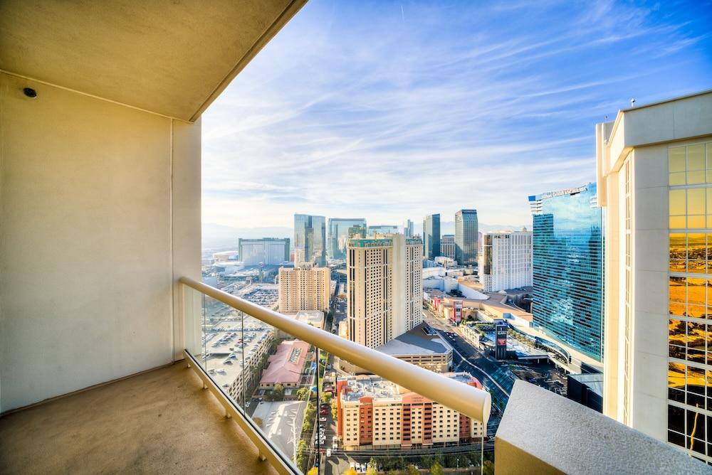 Jet Luxury Resorts @ The Signature Condo Hotel photo 56