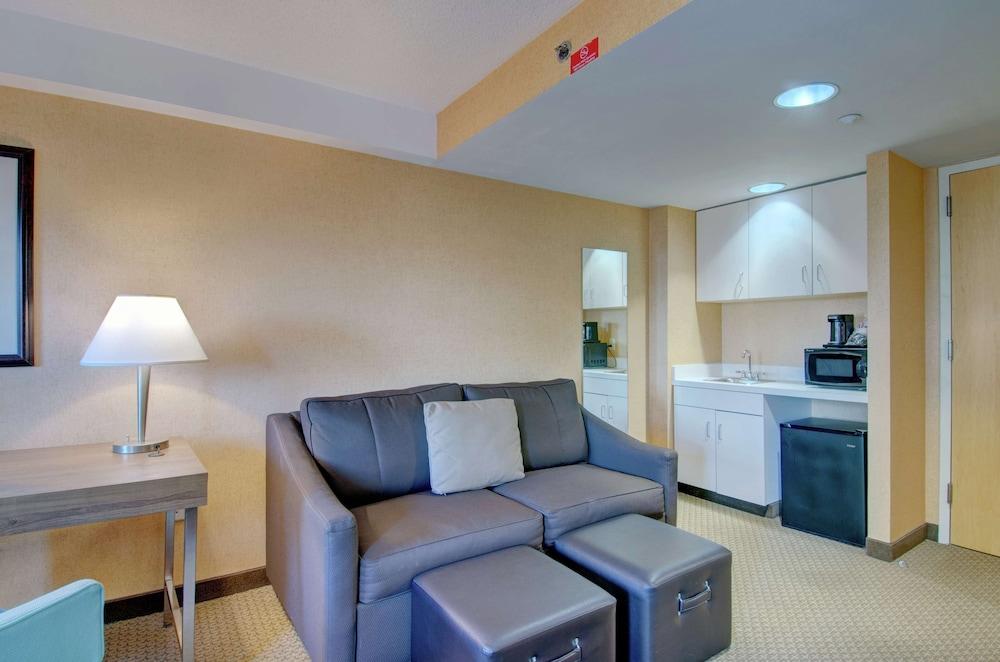 Hampton Inn & Suites Boston Crosstown Center photo 10