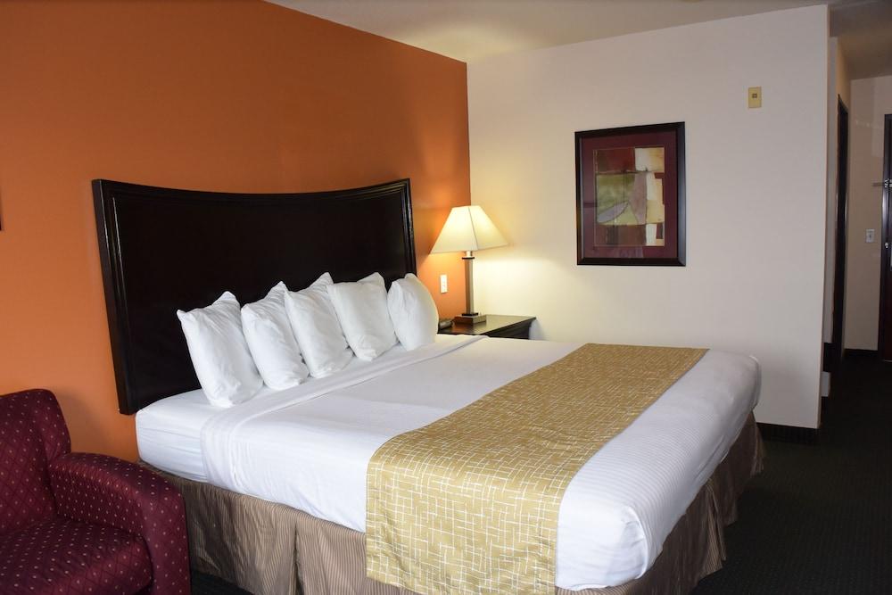 Travelodge Suites by Wyndham Newberg photo 4
