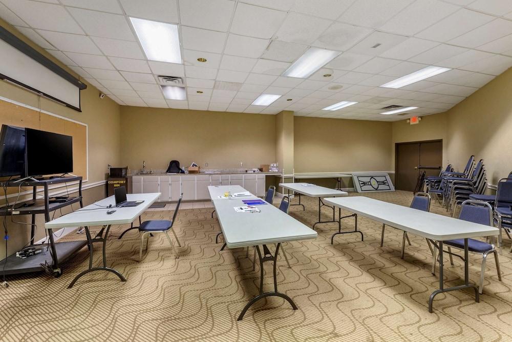 Comfort Inn Alliance photo 52