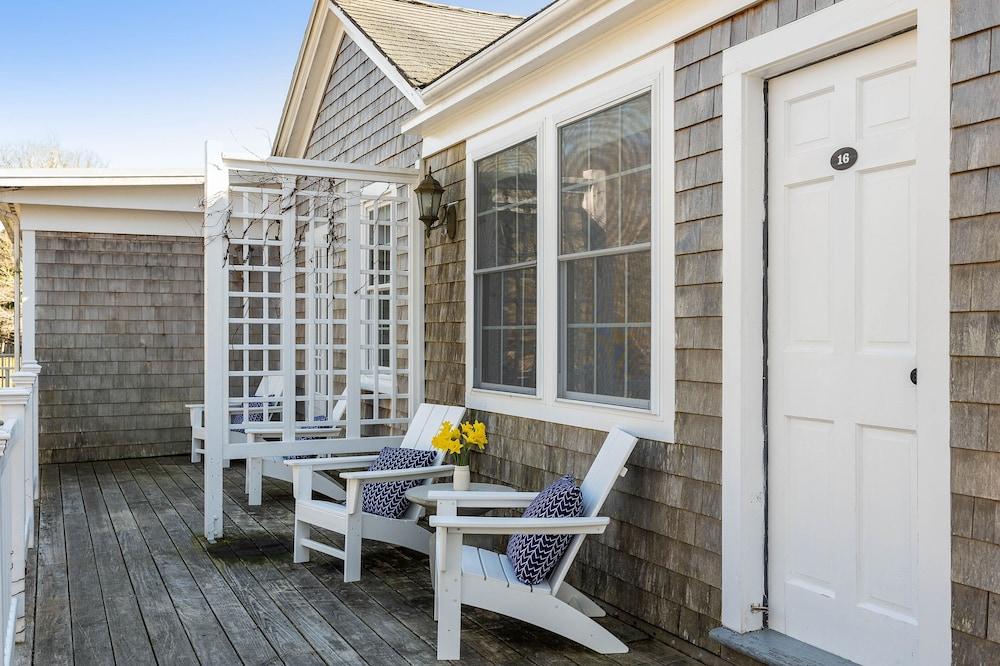 Lamberts Cove Inn photo 63