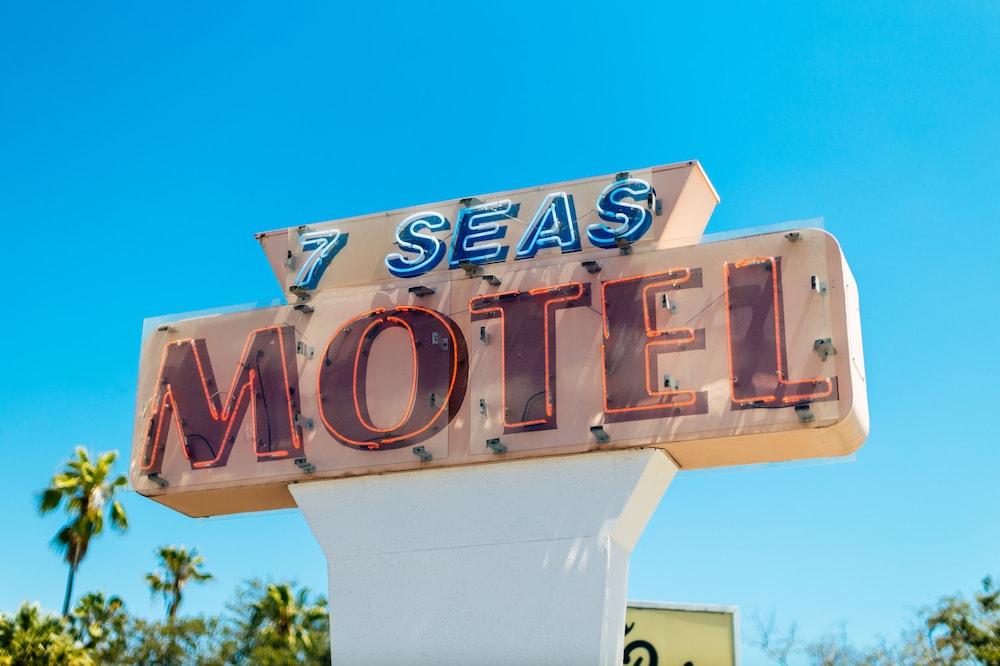 Seven Seas Hotel photo 2