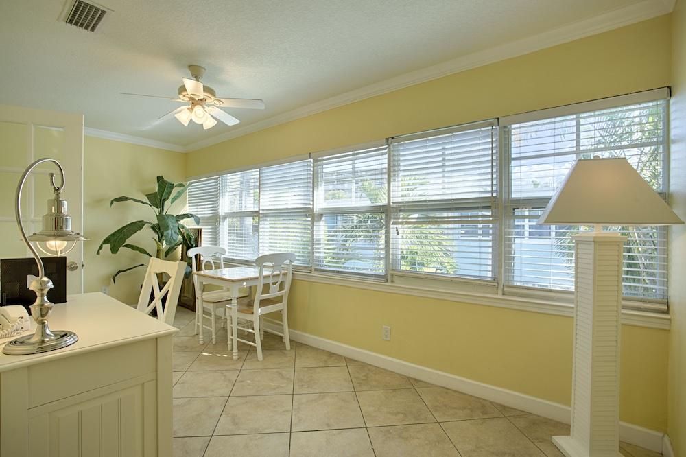 Barefoot Beach Resort photo 45