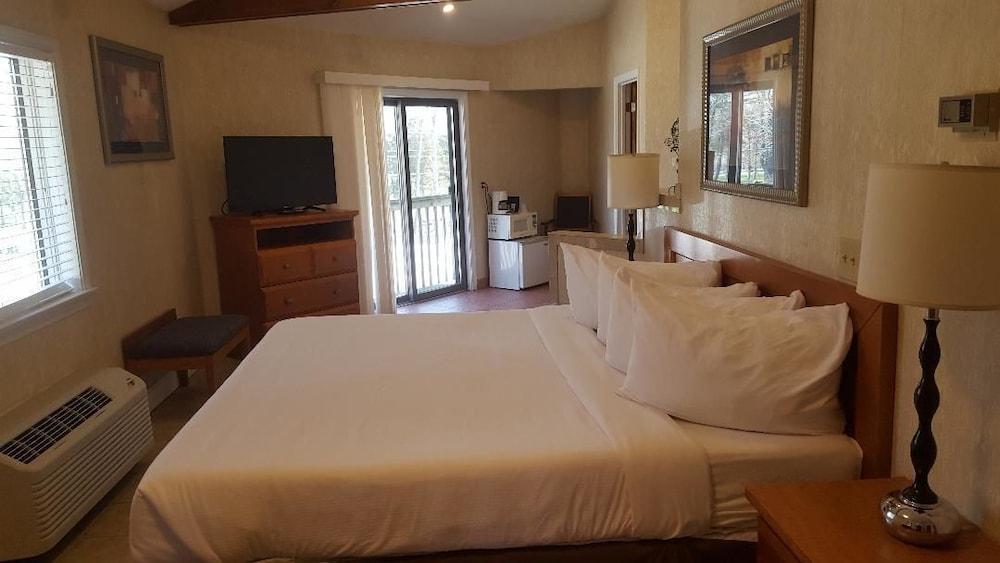Cedar Park Whirlpool Suites photo 3