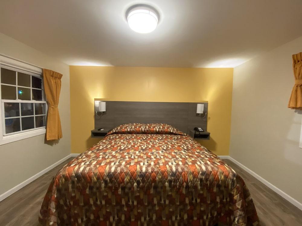 Sleepy Hollow Motel photo 7