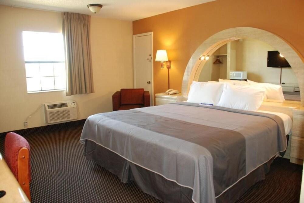 Apple Tree Inn Tyler Lindale photo 10