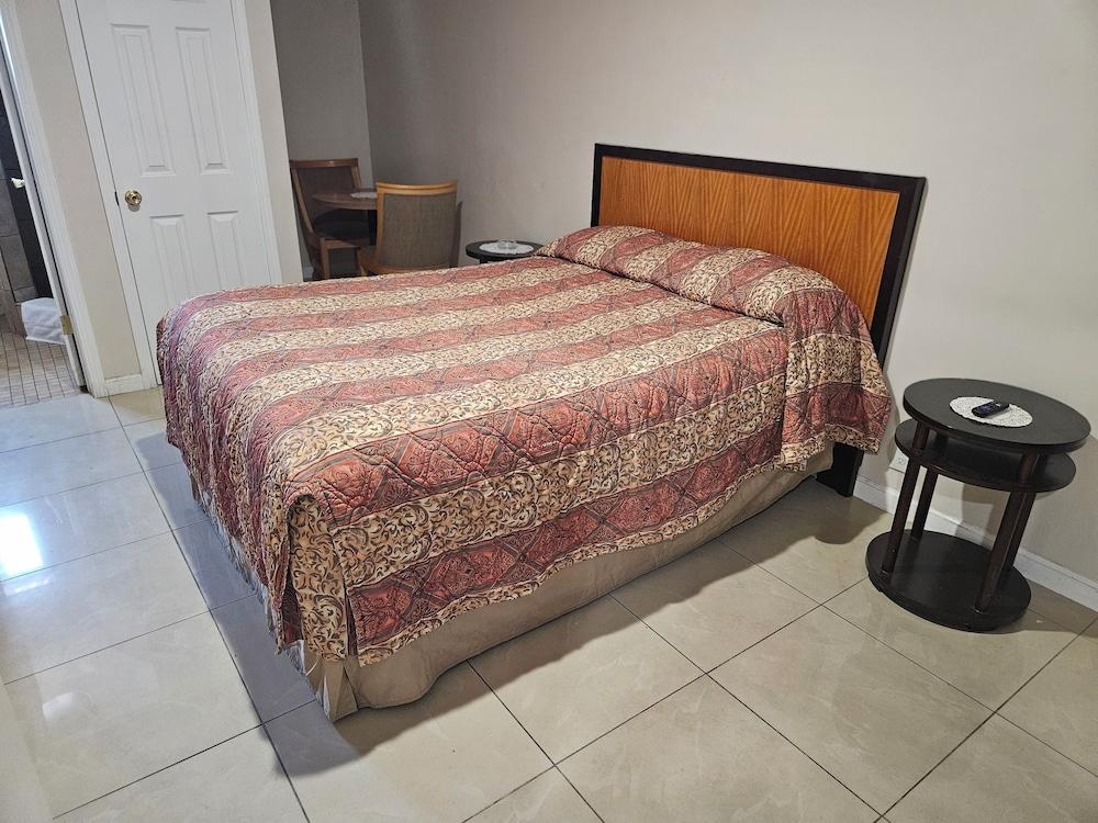 Branding Iron Motel photo 7