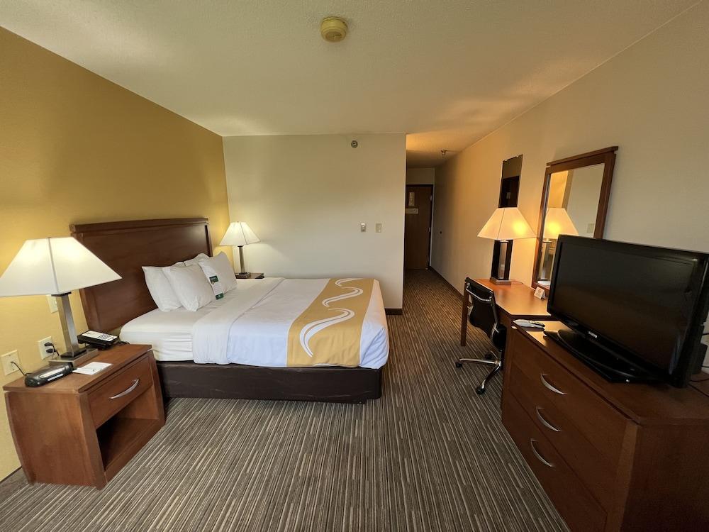 Quality Inn Mitchell I-90 photo 12