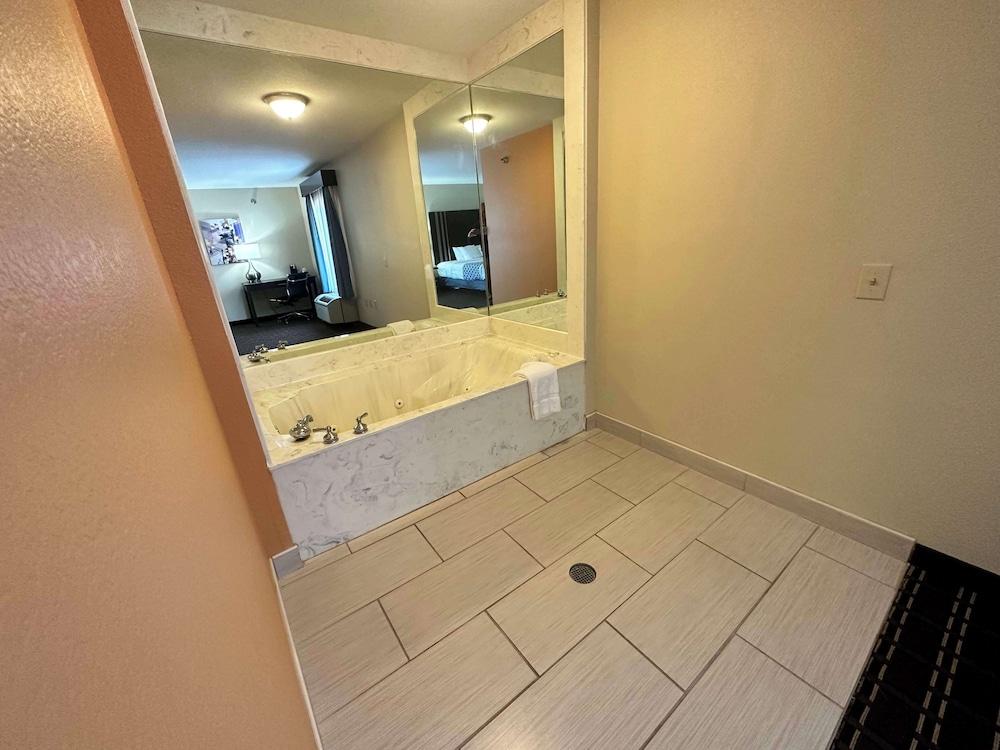 Best Western Plus Bass Hotel & Suites photo 21