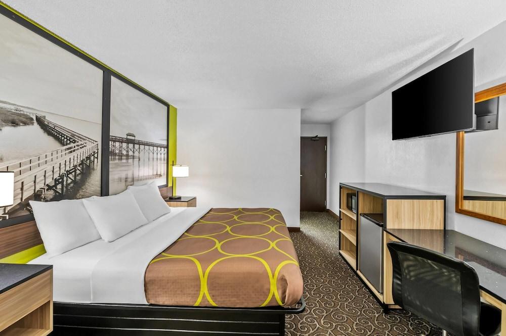 Super 8 by Wyndham Franklin photo 24