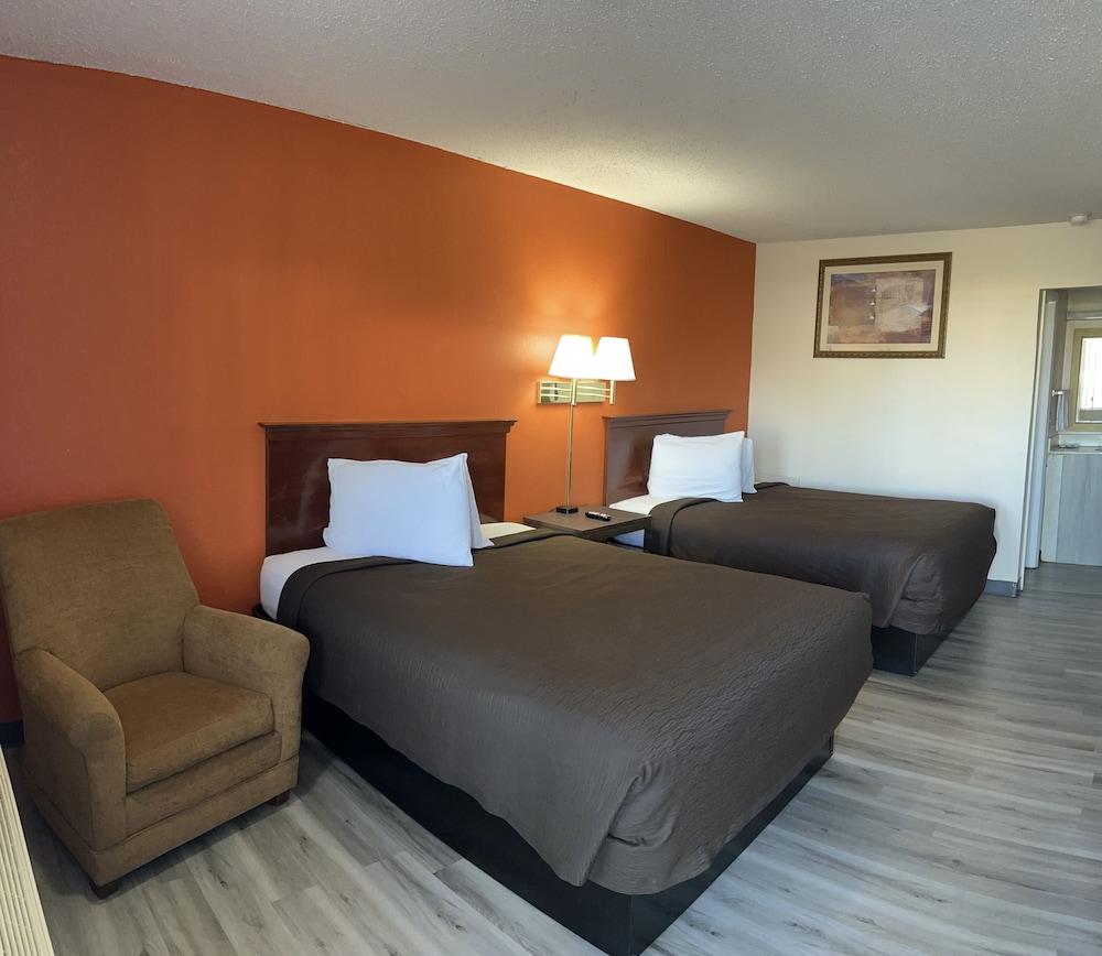 Economy Inn photo 2