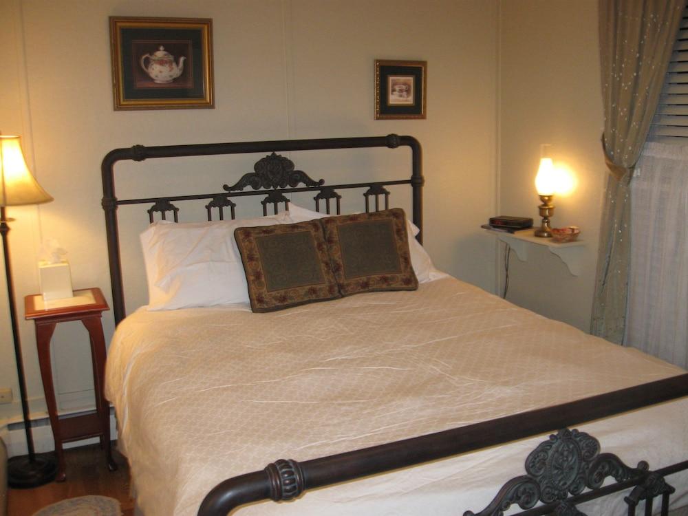 The Forest Queen Hotel photo 9