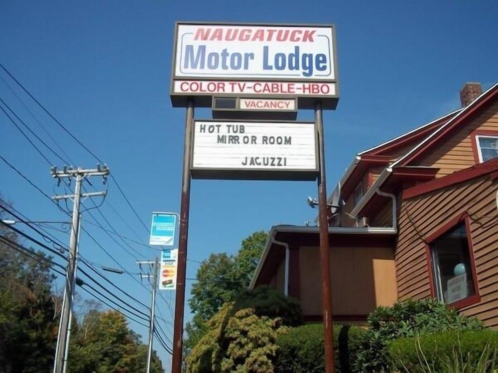 Naugatuck Motor Lodge photo 19