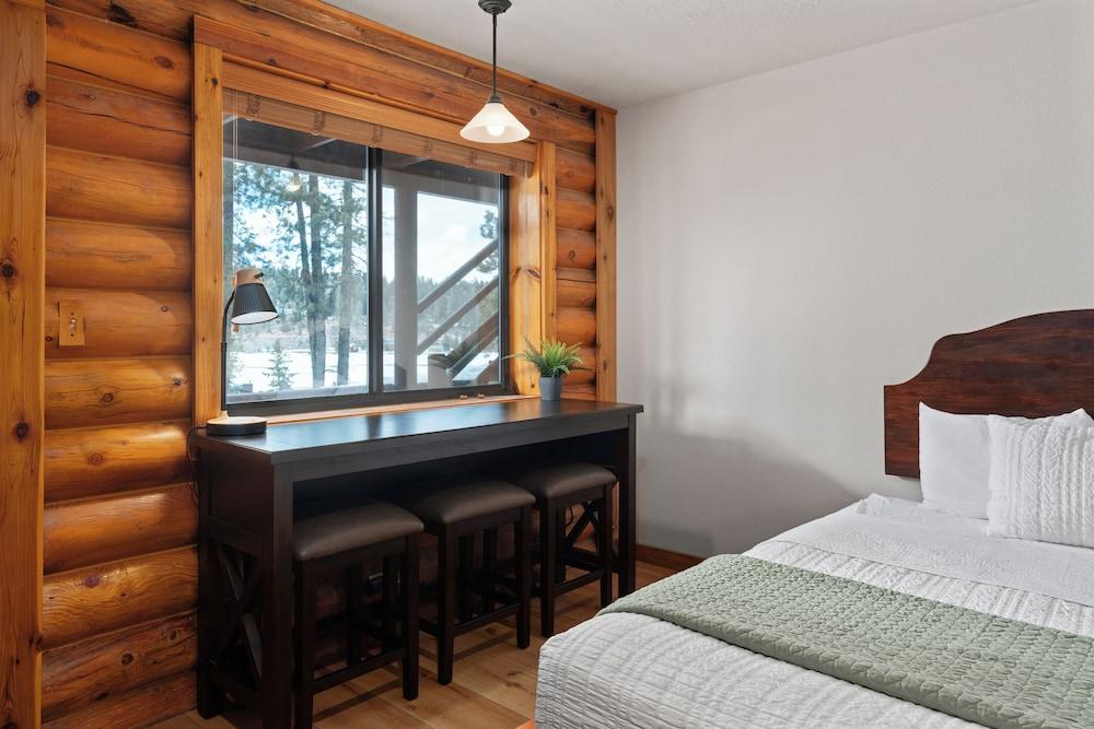 Duck Creek Village Inn photo 10