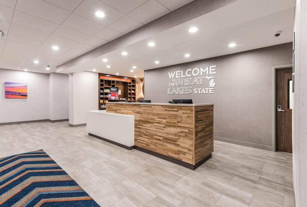Hampton Inn & Suites Benton Harbor photo 4