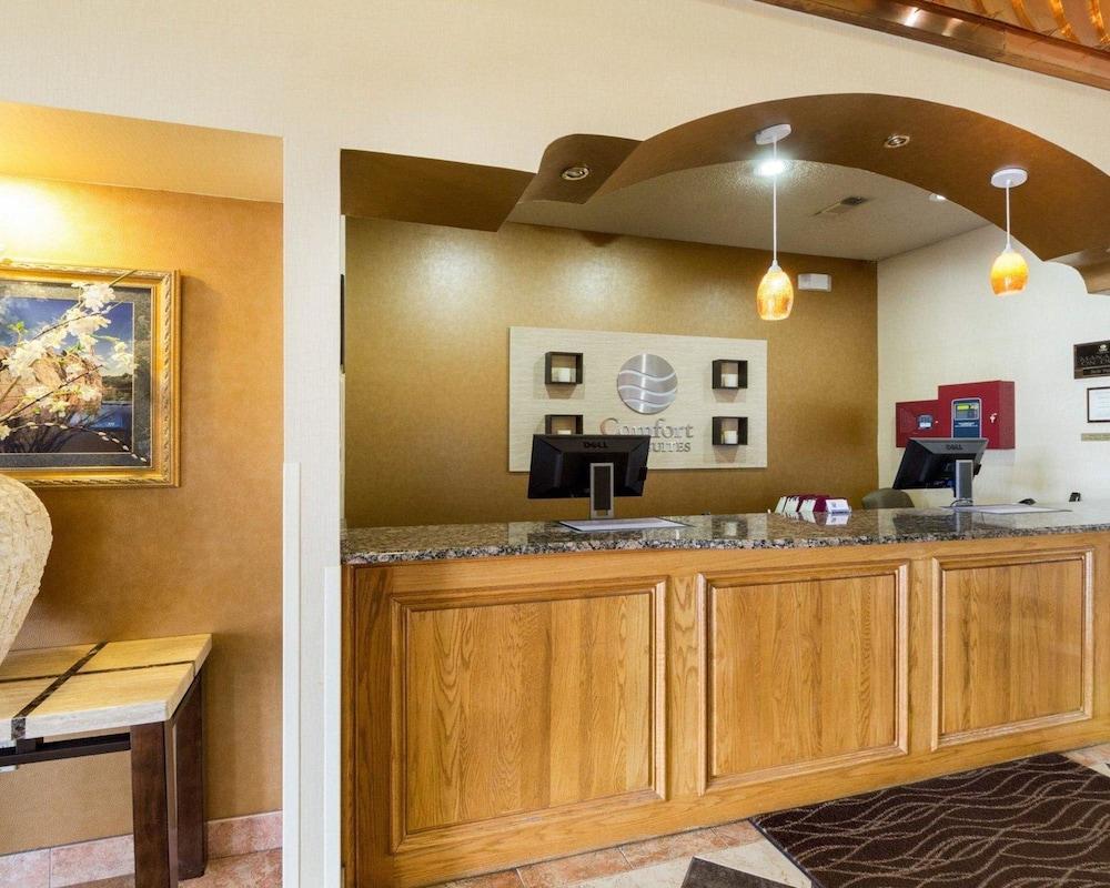 Comfort Inn & Suites Burnet photo 3