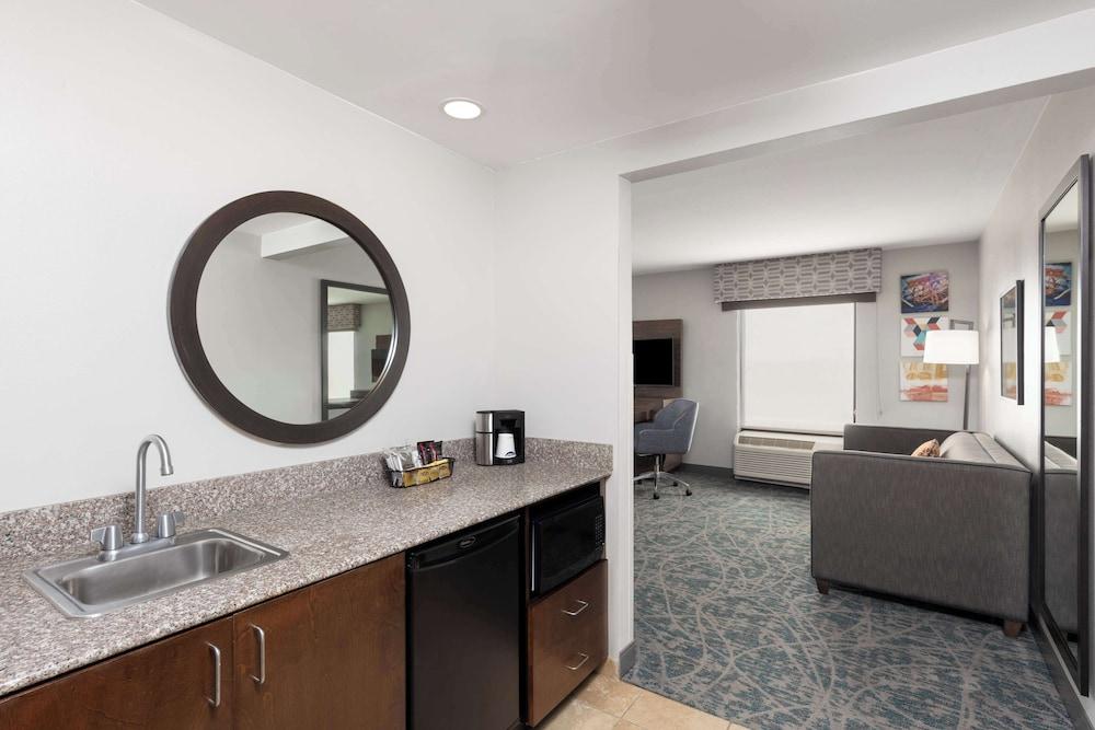 Hampton Inn & Suites Savannah-Airport photo 7