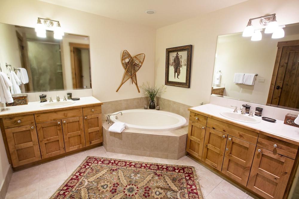 WestWall Lodge photo 24
