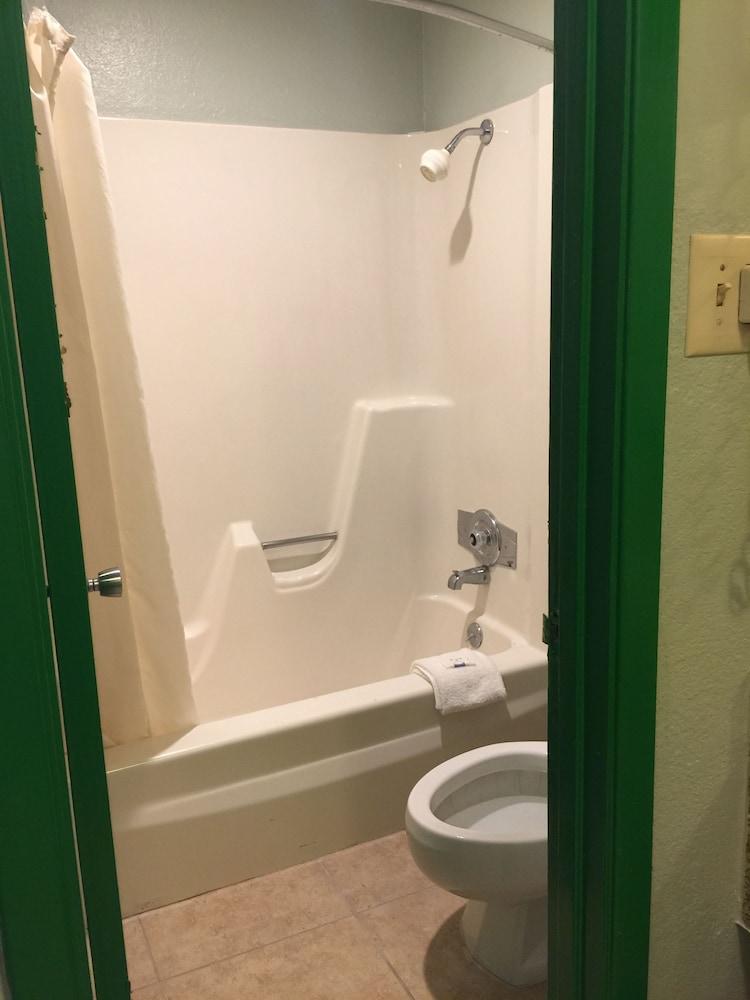 Texas Inn North Brownsville photo 23