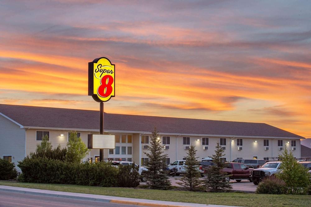 Super 8 by Wyndham Lewistown — hotel in Lewistown