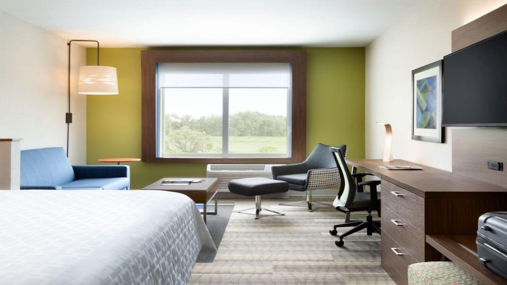 Holiday Inn Express Amherst - Lockport by IHG photo 2