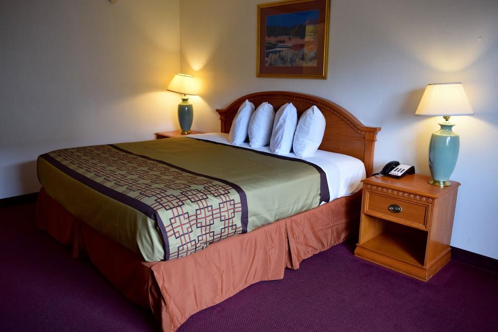 Snelling Motel photo 22