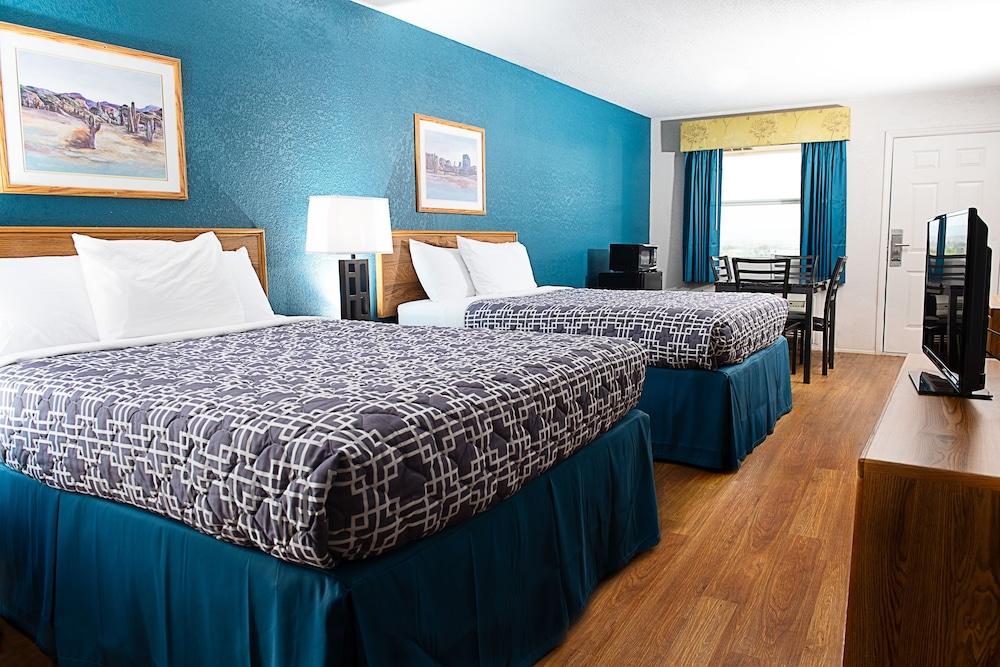 Riata Inn photo 30