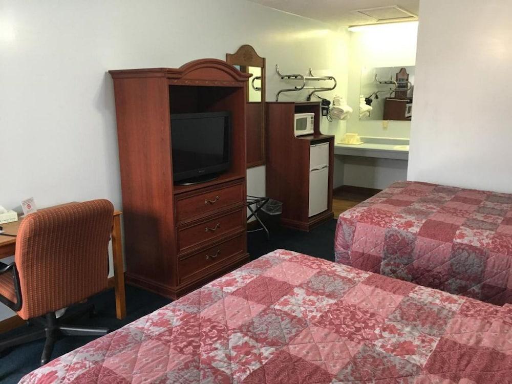 Huggy Bear Motel photo 22