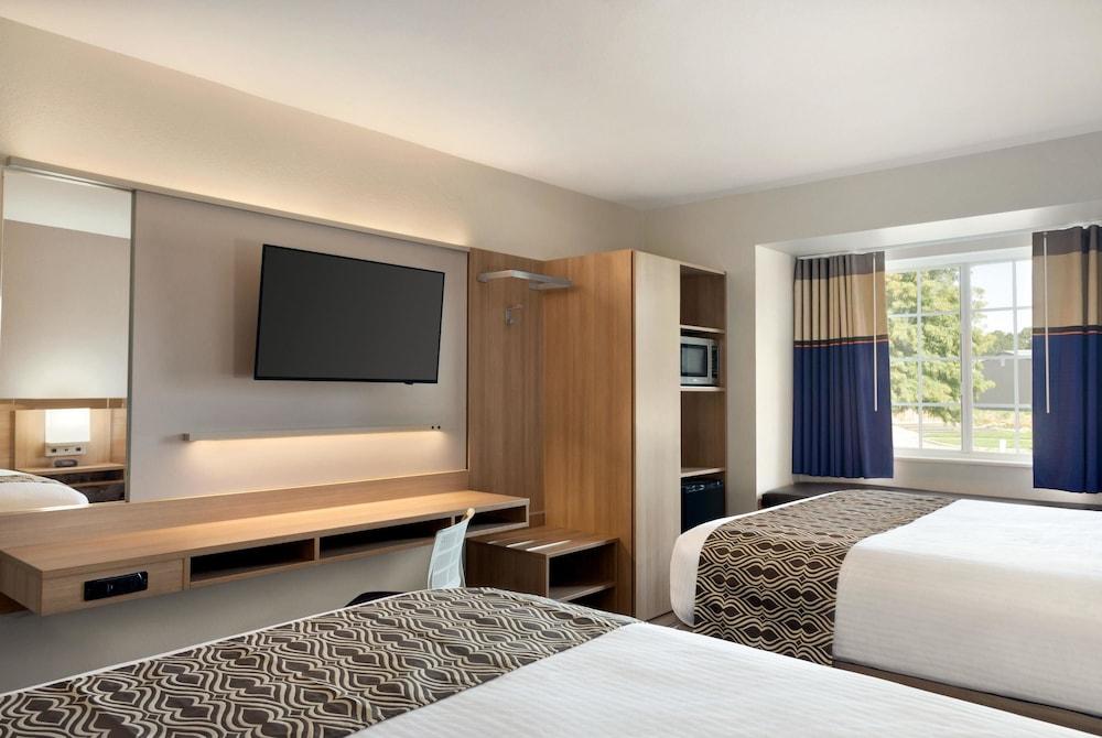 Microtel Inn & Suites by Wyndham Baton Rouge photo 8