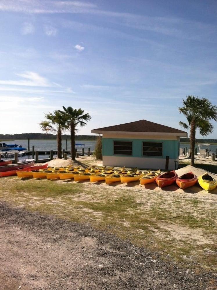 Snug Harbor Marina and Hotel photo 31