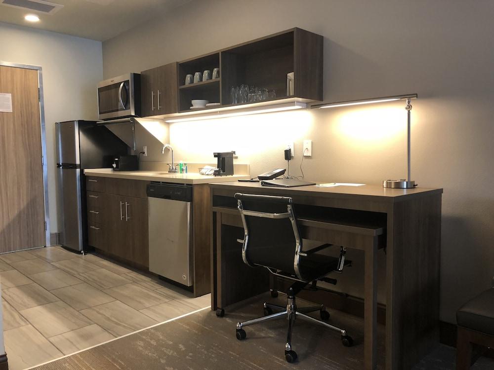 Kodiak Compass Suites photo 12