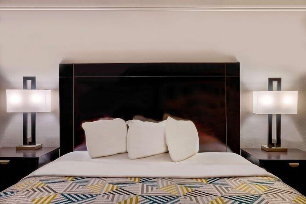 Home Place Suites photo 6