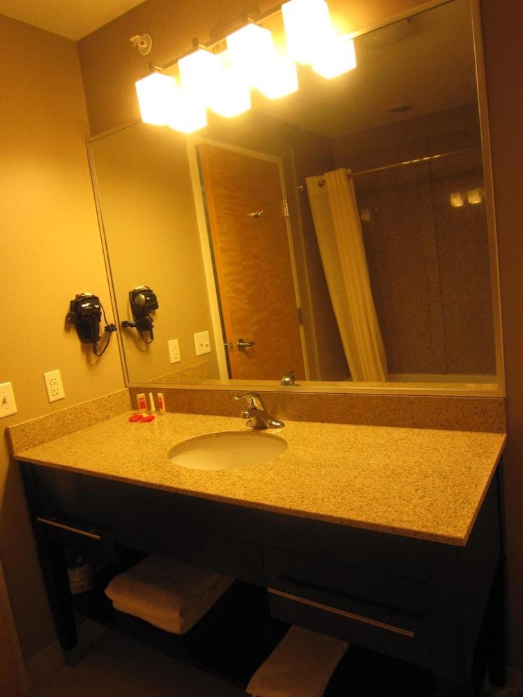 Red Carpet Inn And Suites Monmouth Jtc photo 29