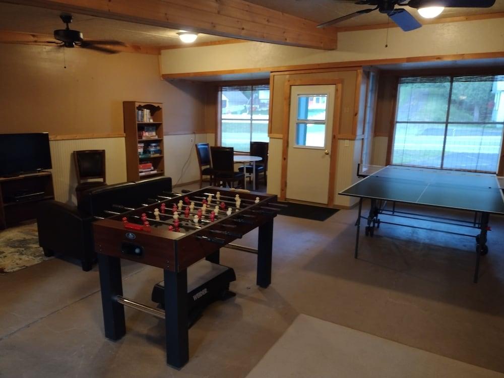 Paddler's Rest Lakeside Cabins and Hotel photo 67