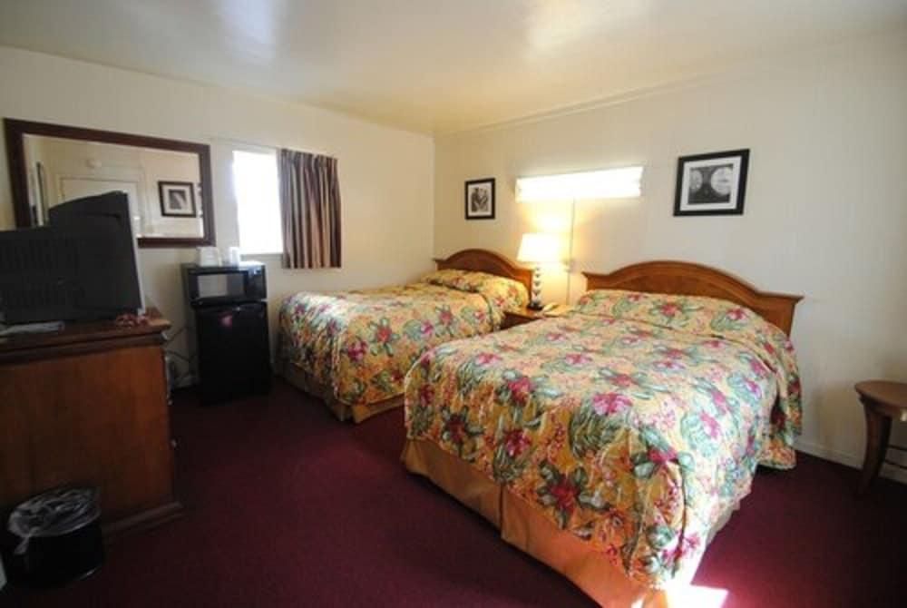 Lee High Inn photo 9