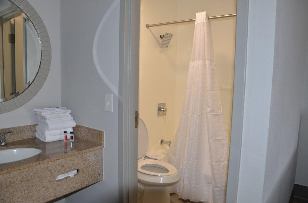 Baymont by Wyndham Covington photo 9