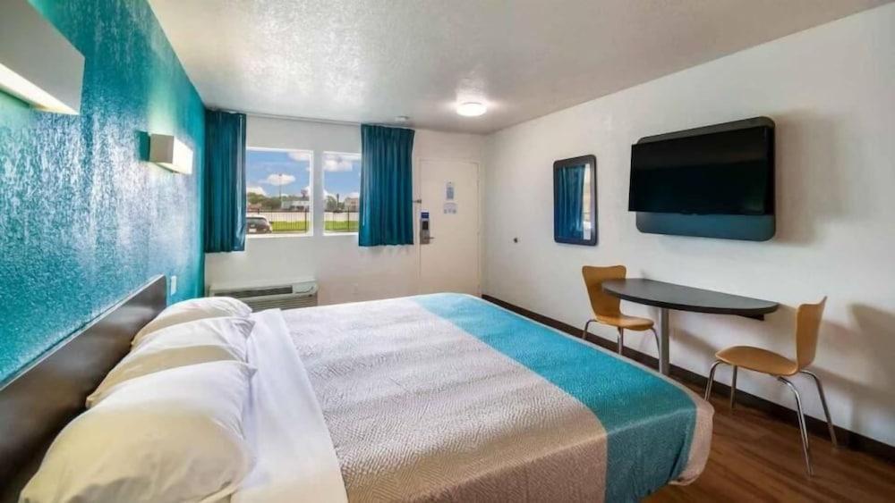 Motel 6 Houston, TX – FM 1960 - Bammel photo 5